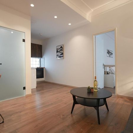 Syntagma Square, 50Sqm Nikis Luxurious Apartment Атина Екстериор снимка
